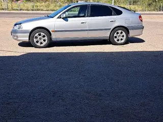 Toyota Avensis, 2002
