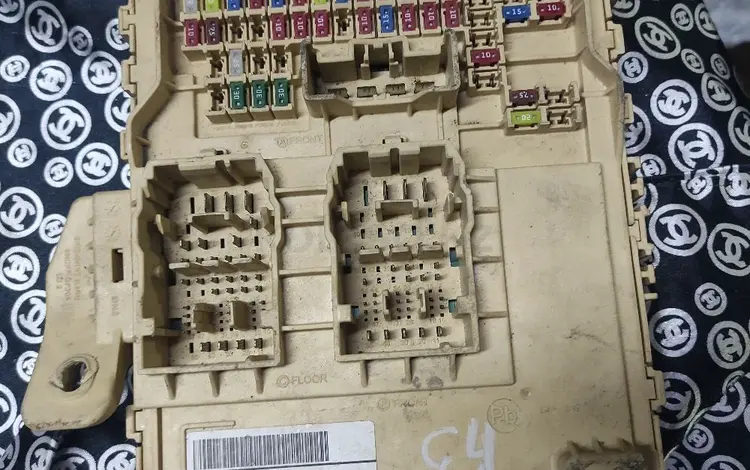 Салонный блок предохранителей за 80 000 тг. в Алматы