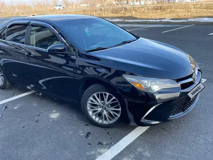 Toyota Camry 2015 года за 9 700 000 тг. в Атырау – фото 2