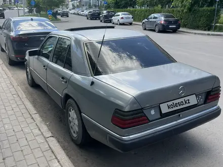 Mercedes-Benz E 200 1991 года за 1 300 000 тг. в Астана