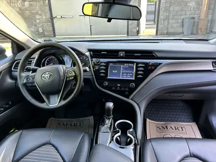Toyota Camry 2019 года за 13 000 000 тг. в Алматы – фото 12