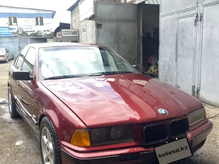 BMW 320 1993 года за 1 400 000 тг. в Алматы