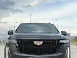 Cadillac Escalade 2021 года за 49 900 000 тг. в Астана – фото 2