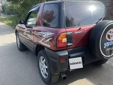 Toyota RAV4 1997 года за 2 650 000 тг. в Алматы – фото 4