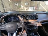 Hyundai Santa Fe 2020 года за 16 000 000 тг. в Шымкент – фото 3