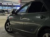 Toyota Camry 2002 годаfor3 800 000 тг. в Актобе – фото 4