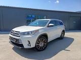 Toyota Highlander 2019 года за 18 500 000 тг. в Костанай – фото 2