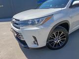 Toyota Highlander 2019 года за 18 500 000 тг. в Костанай – фото 4