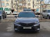 Toyota Camry 2019 года за 11 200 000 тг. в Алматы – фото 2