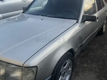 Mercedes-Benz E 230 1986 года за 1 100 000 тг. в Усть-Каменогорск – фото 13