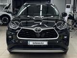 Toyota Highlander 2025 года за 25 000 000 тг. в Уральск – фото 2