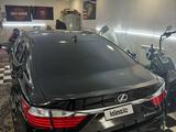 Lexus ES 300h 2014 годаүшін9 000 000 тг. в Актау – фото 3