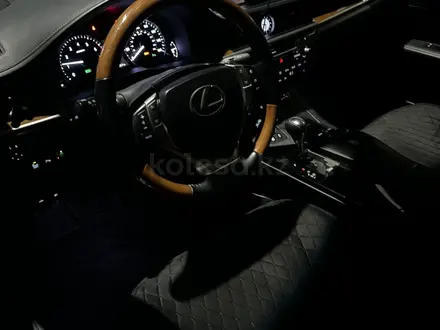 Lexus ES 300h 2014 года за 9 000 000 тг. в Актау – фото 6