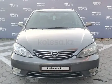 Toyota Camry 2005 года за 3 300 000 тг. в Усть-Каменогорск – фото 2