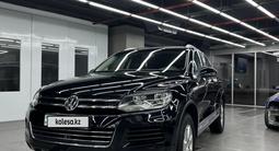 Volkswagen Touareg 2010 года за 11 900 000 тг. в Астана