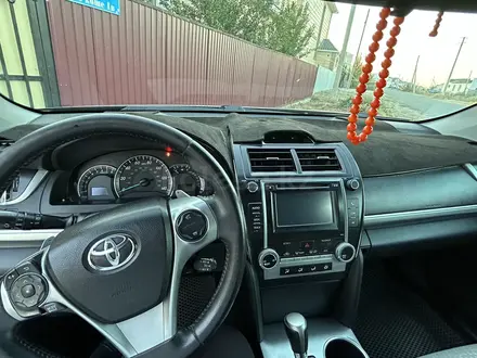 Toyota Camry 2013 года за 7 800 000 тг. в Атырау – фото 7