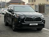 Toyota Highlander 2022 годаүшін24 700 000 тг. в Алматы