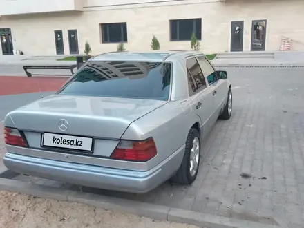 Mercedes-Benz E 230 1992 года за 2 200 000 тг. в Астана – фото 3