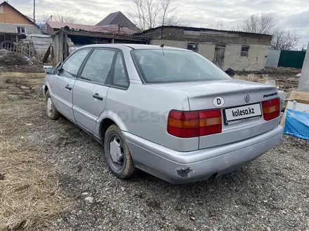 Volkswagen Passat 1994 года за 1 600 000 тг. в Усть-Каменогорск – фото 5