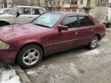 Mercedes-Benz C 180 1994 года за 2 200 000 тг. в Павлодар – фото 3