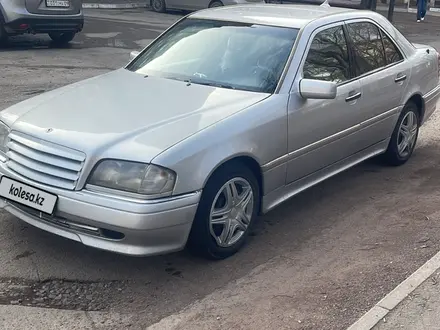 Mercedes-Benz C 220 1994 года за 1 950 000 тг. в Караганда