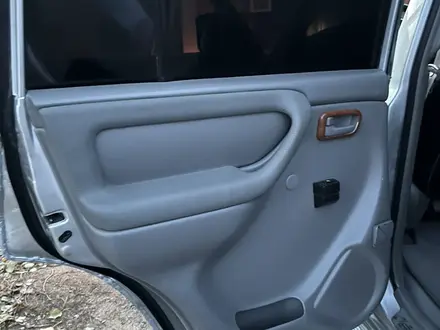 Toyota Land Cruiser 2006 года за 8 000 000 тг. в Актобе – фото 9