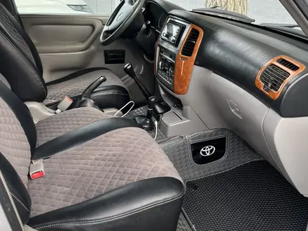 Toyota Land Cruiser 2006 года за 8 000 000 тг. в Актобе – фото 12