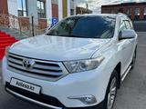 Toyota Highlander 2012 года за 12 500 000 тг. в Астана