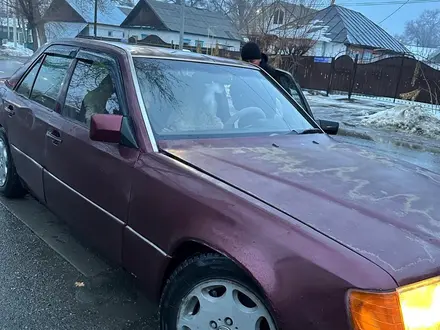 Mercedes-Benz E 230 1992 года за 900 000 тг. в Талдыкорган – фото 3