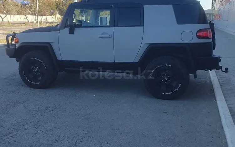 Toyota FJ Cruiser 2008 года за 12 500 000 тг. в Атырау