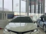 Toyota Camry 2023 годаүшін11 000 000 тг. в Актобе – фото 2