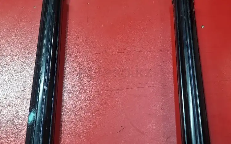 Тарсион крышки багажника на Тойота и Лексус за 100 тг. в Алматы