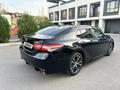 Toyota Camry 2020 года за 9 990 000 тг. в Алматы – фото 3