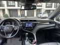 Toyota Camry 2020 года за 9 990 000 тг. в Алматы – фото 9