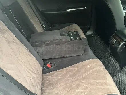 Toyota Camry 2016 года за 11 300 000 тг. в Алматы – фото 14