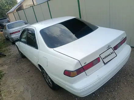 Toyota Camry 1999 года за 2 850 000 тг. в Алматы – фото 3