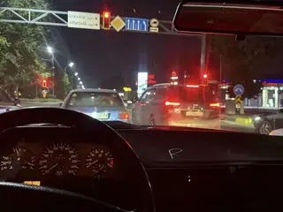 Mercedes-Benz E 230