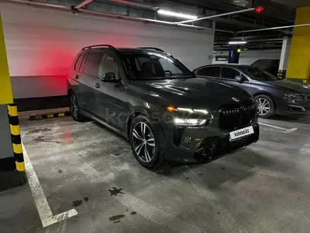 BMW X7 2022 года за 64 000 000 тг. в Астана