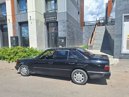 Mercedes-Benz E 200 1989 года за 1 100 000 тг. в Астана – фото 2