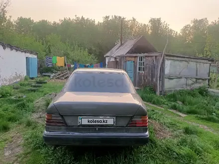 Mercedes-Benz E 260 1990 года за 750 000 тг. в Усть-Каменогорск – фото 45
