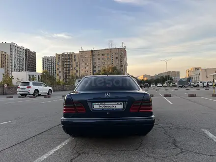 Mercedes-Benz E 320 1996 года за 3 450 000 тг. в Алматы – фото 20