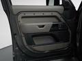 Land Rover Defender 2025 года за 90 180 000 тг. в Алматы – фото 12