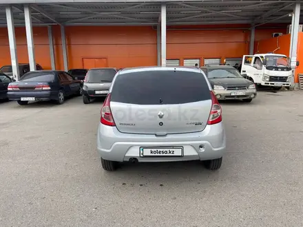 Renault Sandero 2013 года за 2 000 000 тг. в Алматы – фото 4