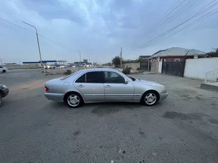 Mercedes-Benz E 320 2000 года за 4 500 000 тг. в Жанаозен – фото 25