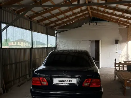 Mercedes-Benz E 230 1996 года за 1 700 000 тг. в Алматы