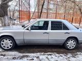 Mercedes-Benz E 200 1993 года за 1 700 000 тг. в Караганда – фото 3