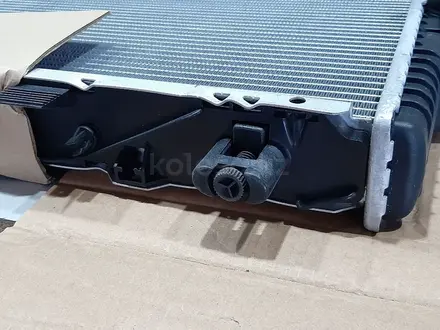 Радиатор охлаждения Mercedes Benz W140 S320 за 50 000 тг. в Караганда – фото 5