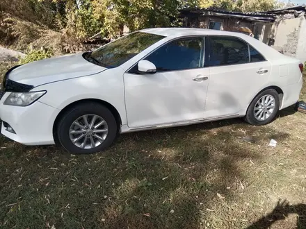 Toyota Camry 2014 года за 8 200 000 тг. в Павлодар – фото 2