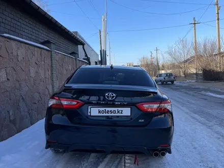 Toyota Camry 2019 года за 13 100 000 тг. в Павлодар – фото 17