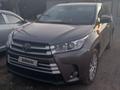 Toyota Highlander 2018 года за 11 400 000 тг. в Уральск